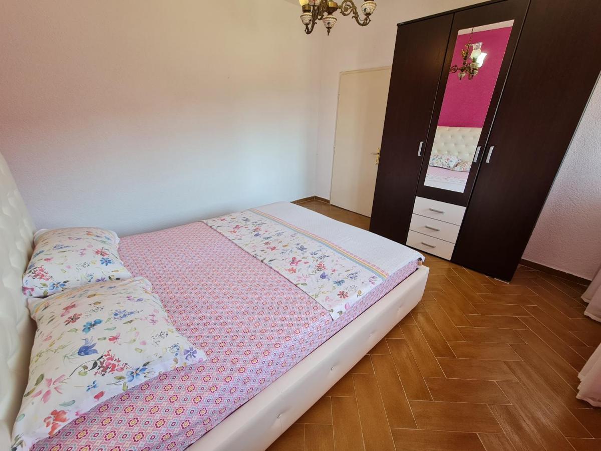 Apartment Dragone Ulcinj Bagian luar foto
